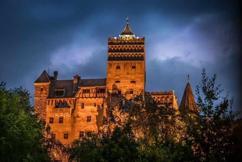 visit-transylvania-bran-castle-halloween-party-2020